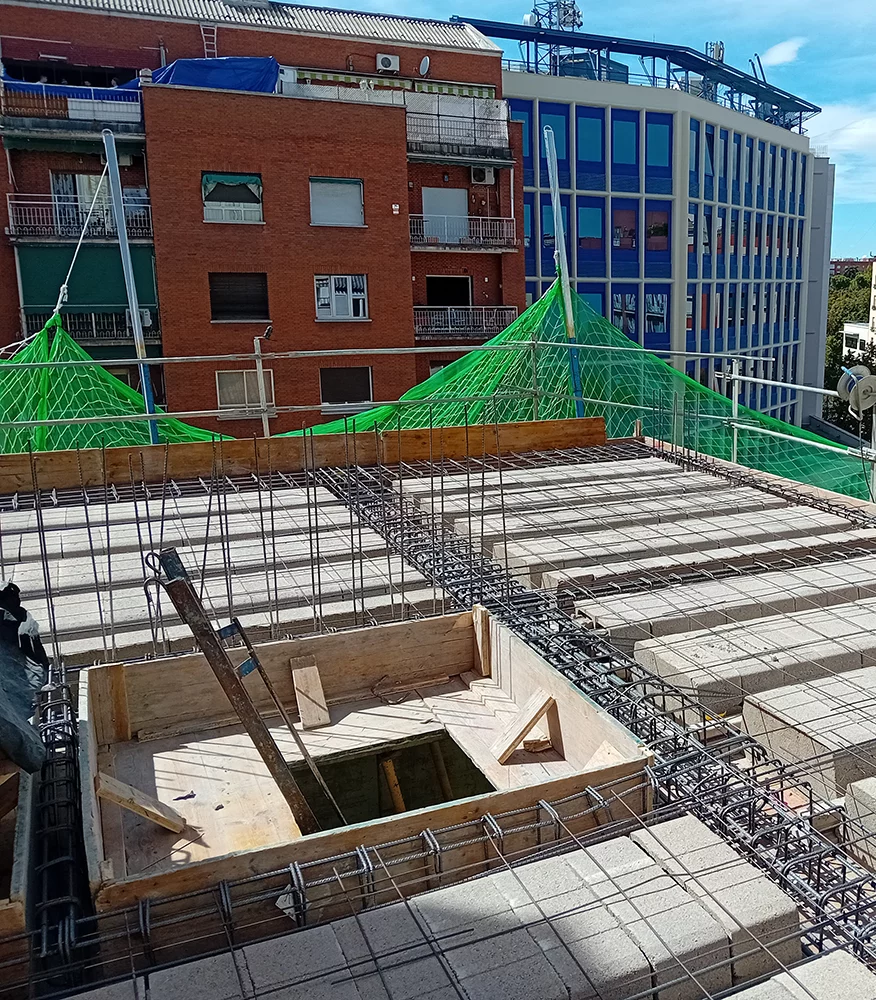 Santa Engracia. Reestructuración Total En Edificio Residencial